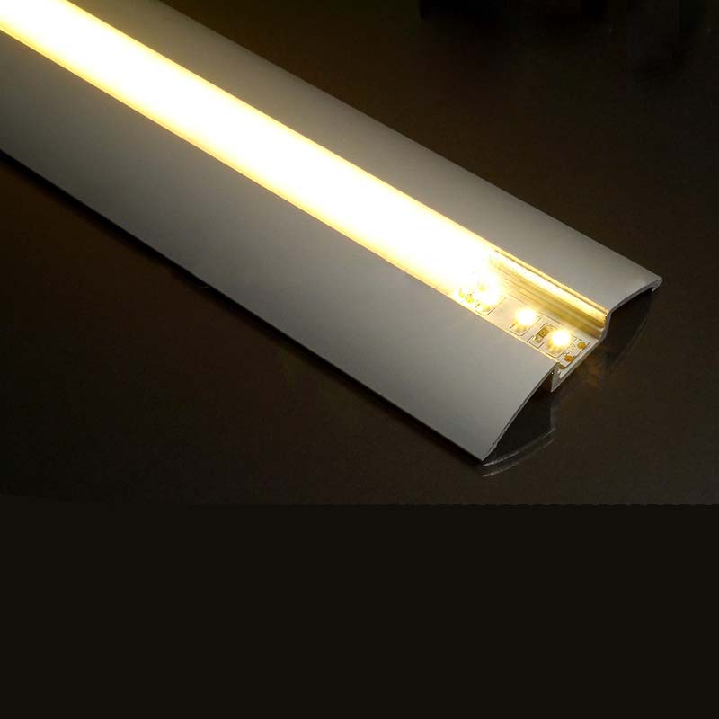 Glare-free LED aluminium profiles for shelf lighting